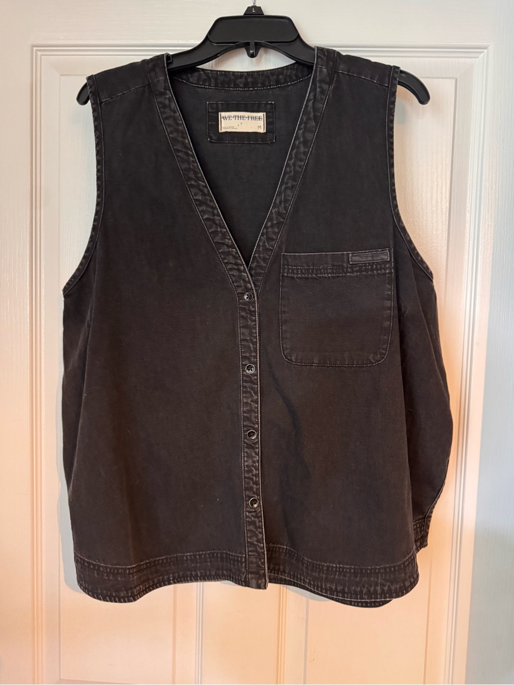 We The Free Black Button-Front Sleeveless Utility Top